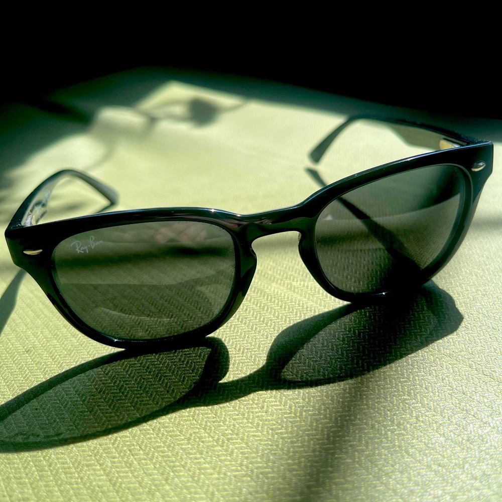 Women’s Ray-Ban Black 4140 Sunglasses
